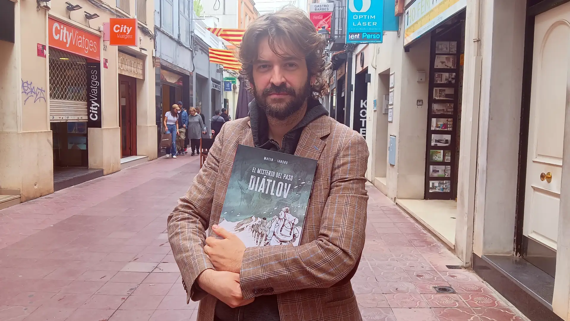 Jandro González, dibujante de El misterio del paso Diátlov en Sabadell Comics